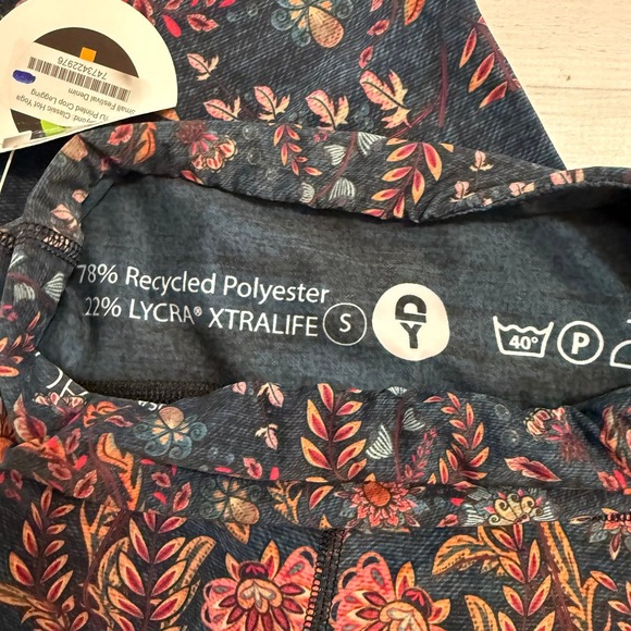Yoga Democracy festival denim printed crop legging and top women's small NEW - Picture 9 of 12
